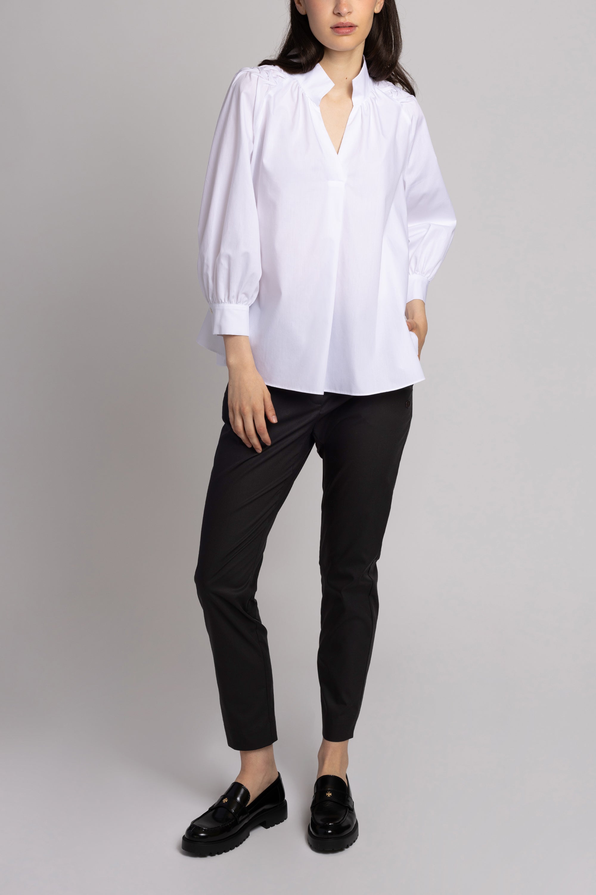 Color 01 - 2 - MIRA_01_03.jpg