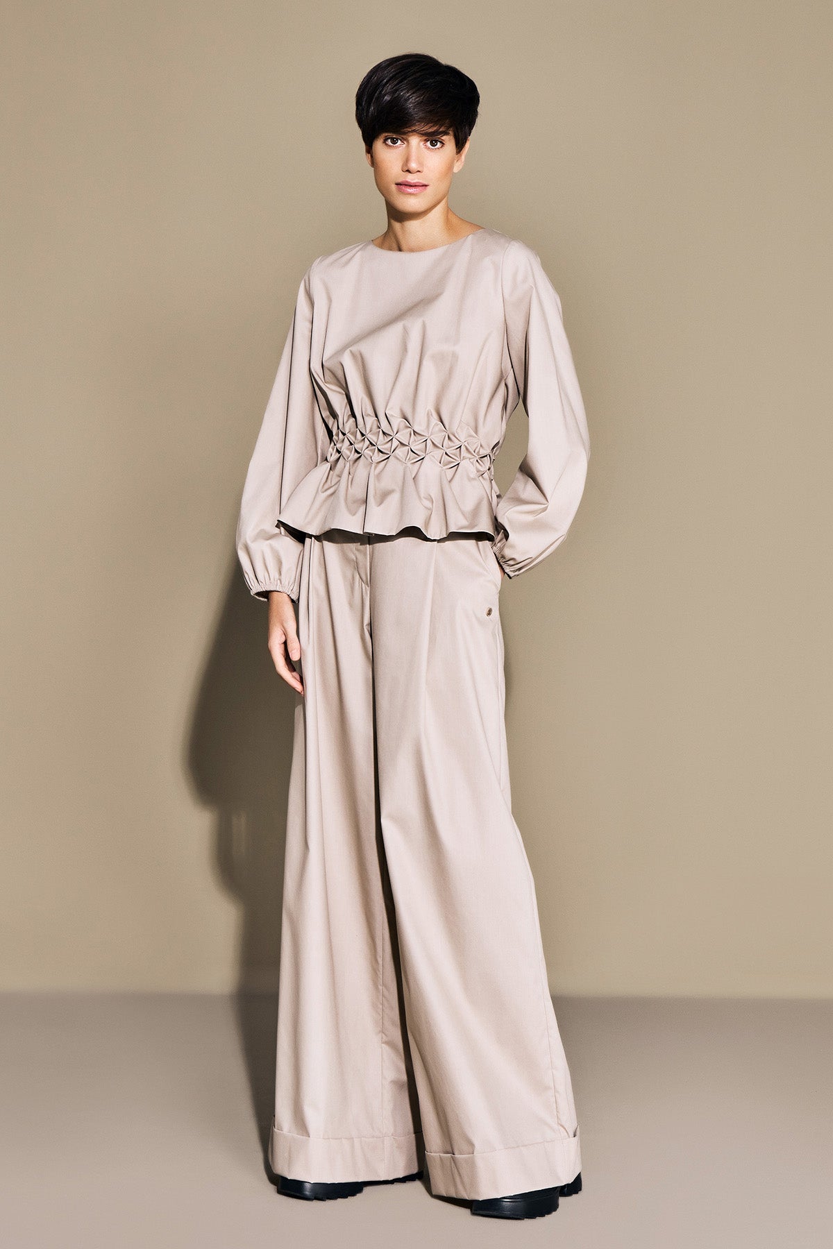 Couleur 37 - 2 - KARLOTTA_37_01.jpg